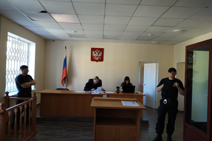 Под суд в Екатеринбурге пошел похититель дорогих иномарок