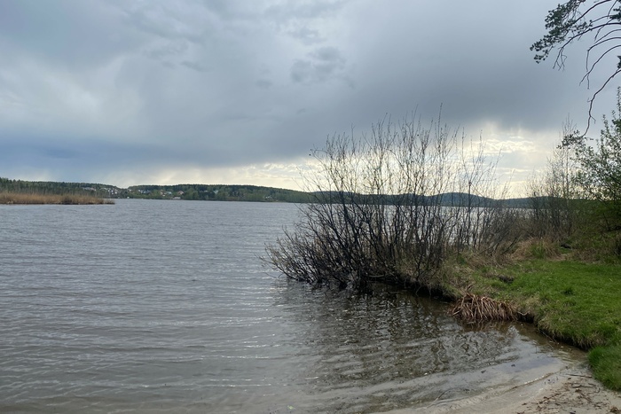 У свердловского водоёма изнасиловали молодую женщину