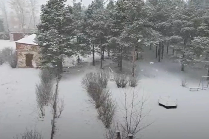 В Свердловской области внезапно выпал снег