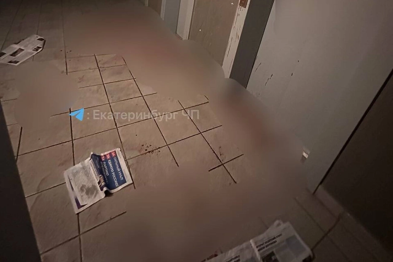 В Светлом жители устроили жёсткую драку в подъезде