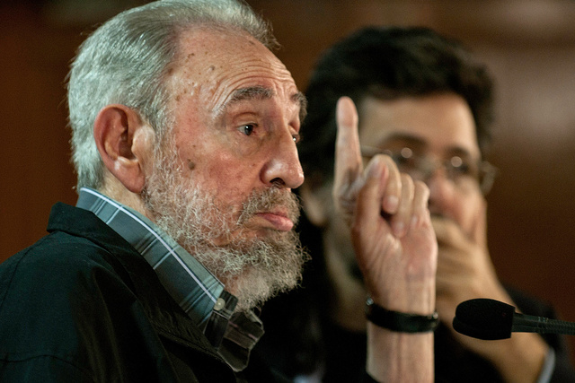Кастро выразил недоверие политике США в отношении Кубы