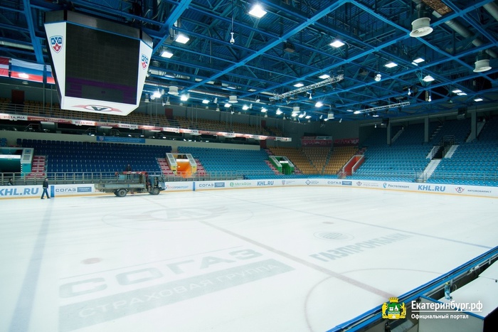 Специалисты готовят КРК «Арена Уралец» к Чемпионату России по фигурному катанию