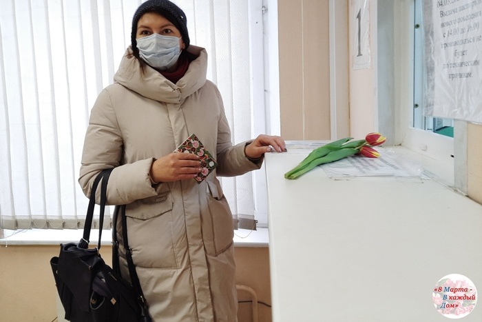 В миграционной службе свердловского МВД удивили обратившихся за госуслугами женщин