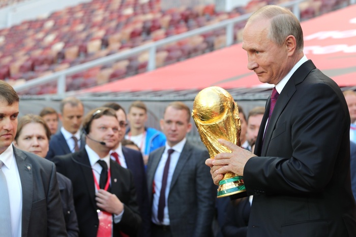 Уральцы раньше всех увидят кубок чемпионата мира по футболу