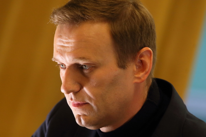 Социологи выясняют отношение екатеринбуржцев к Навальному и Высокинскому