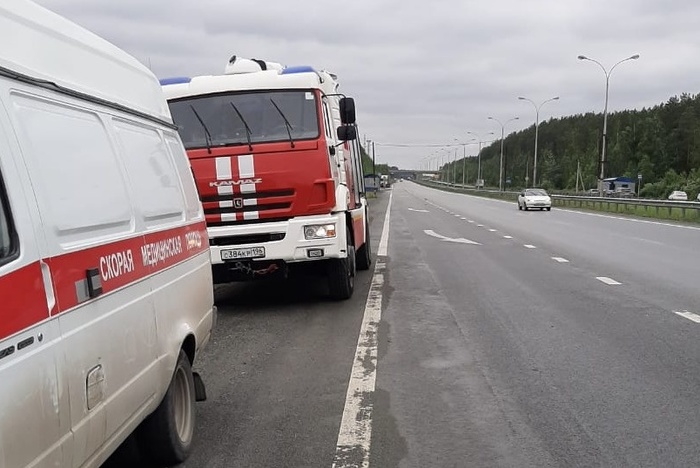 Водитель погиб, два ребенка пострадали: в Ирбите лоб в лоб столкнулись Hyundai и Bogdan