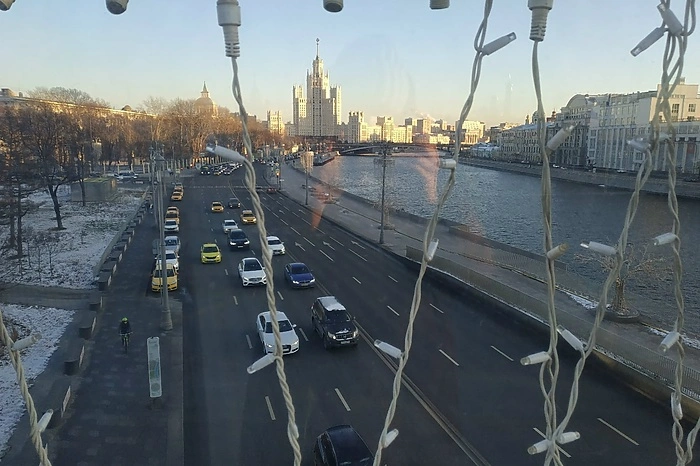 Два самолета не смогли вылететь из Кольцово в Москву из-за аномального снегопада