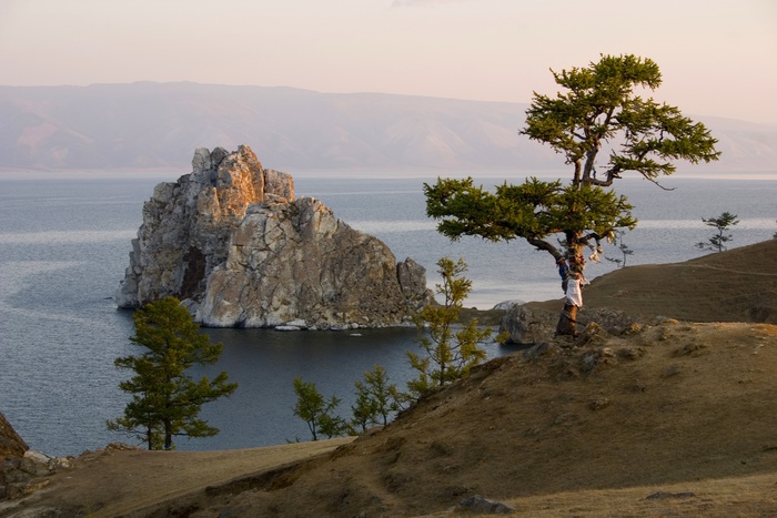 Уникальный пляж на Байкале закроют для автотуристов