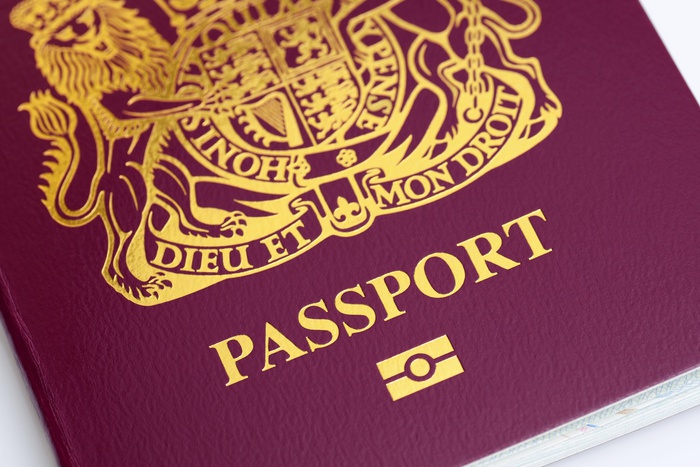 В Британии наблюдается ажиотажный спрос на фальшивые паспорта