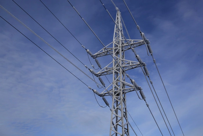 В Екатеринбурге ликвидируют аварию, оставившую без света 1,2 тыс. жителей