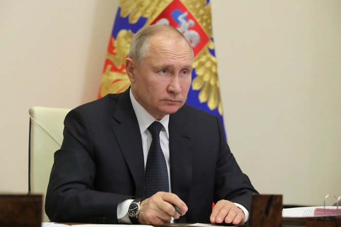 Путин потребовал внедрить единый подход к охране учебных заведений