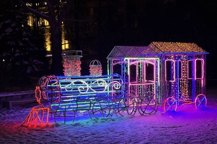 Новогодняя инсталляция ударила током двухлетнего ребёнка в Свердловской области