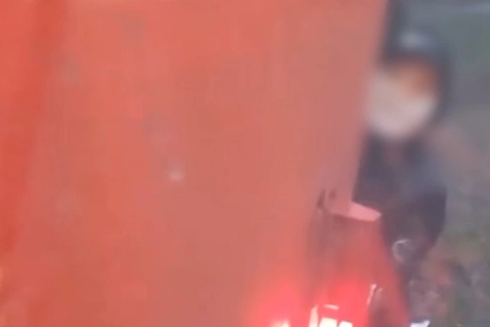 В Екатеринбурге школьники-зацеперы терроризируют водителей трамваев