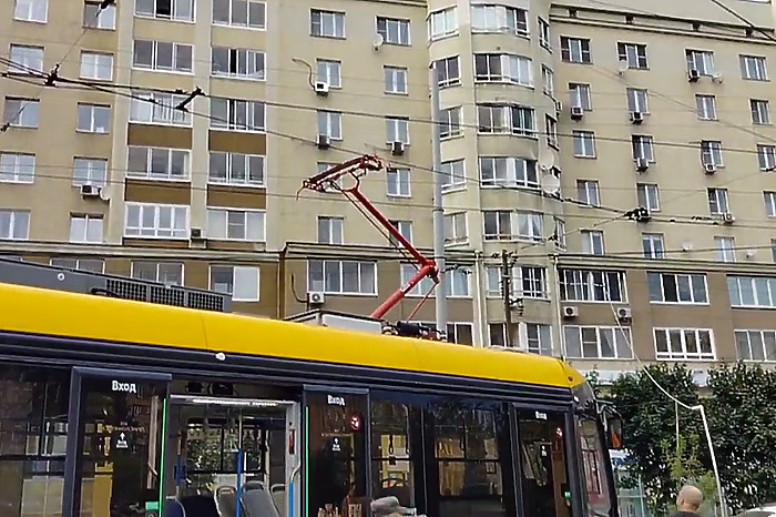 В центре Екатеринбурга остановилось трамвайное движение