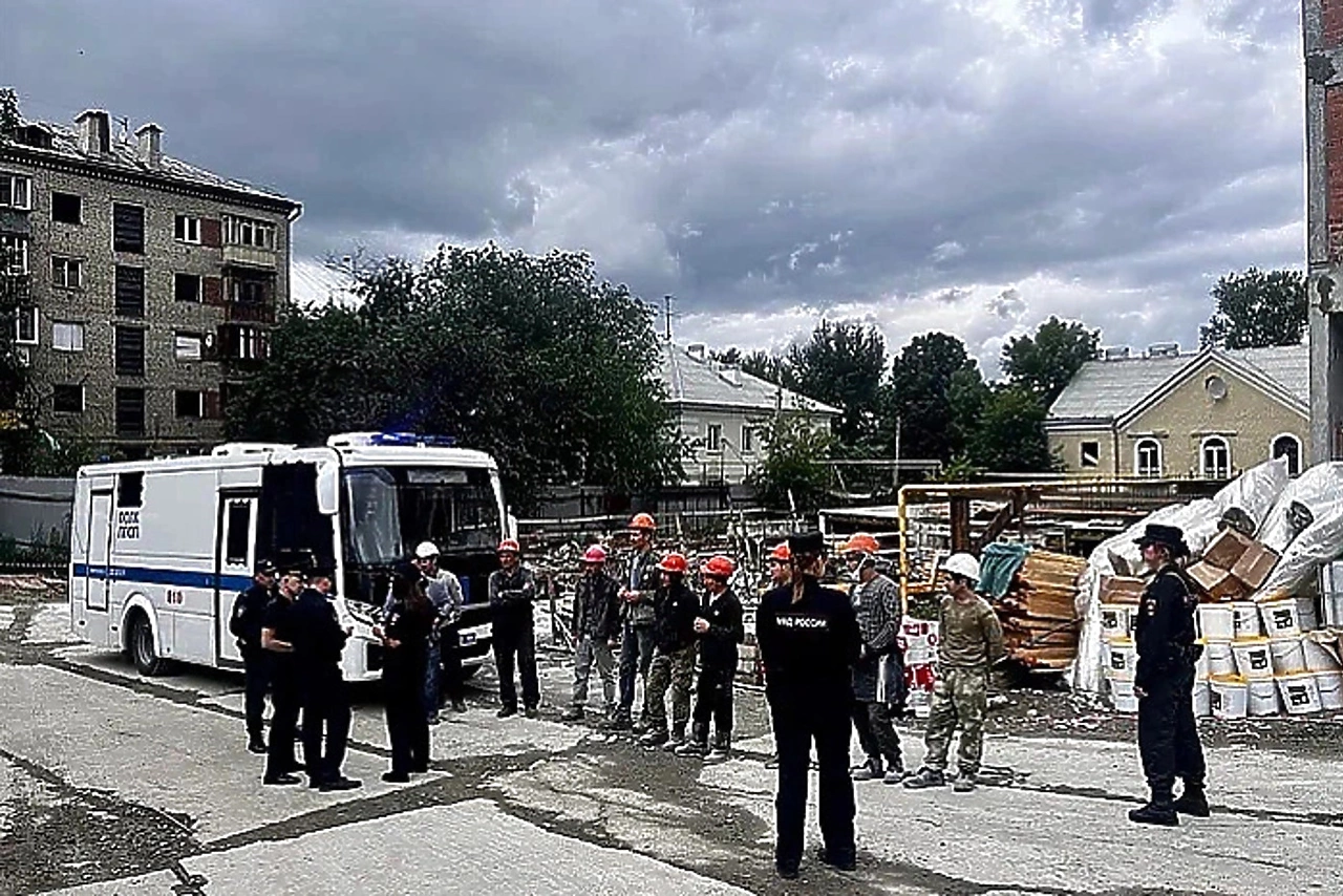 Свердловские судебные приставы депортировали из РФ более 800 иностранцев за первый квартал 2026 года