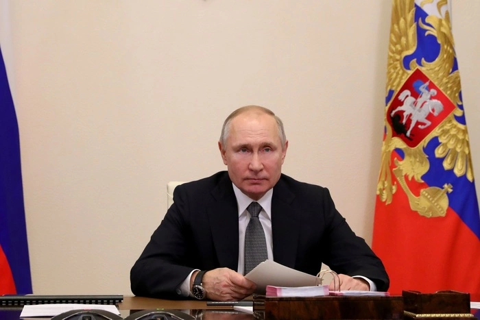 «Ни разу слезоточку за 20 лет не применил». Красовский рассказал о гуманизме президента Путина