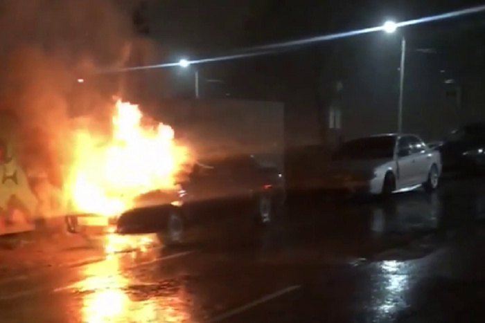 Под Екатеринбургом человек заживо сгорел в машине