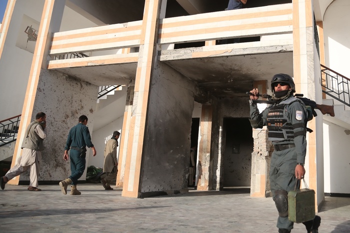 Смертник взорвался в банковской очереди в Кабуле