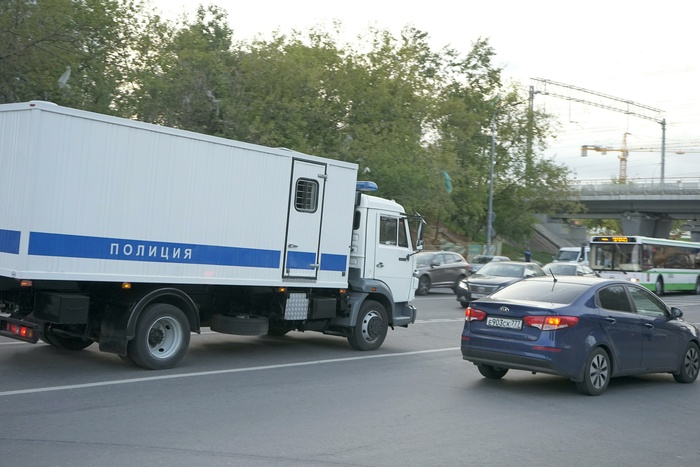 В Екатеринбурге участковому-взяточнику заменили штраф на семь лет колонии