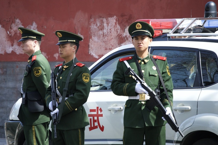 Правоохранители Китая начали задерживать людей за распространение фейков о новом вирусе