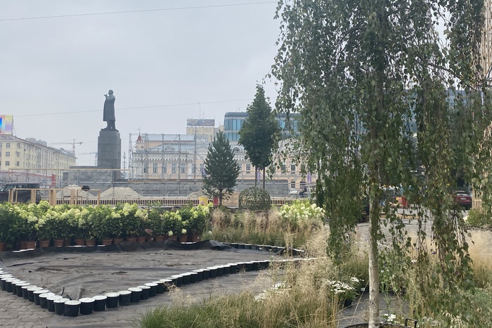 Сад на площади 1905 года не оставят из-за строительства второй ветки метро