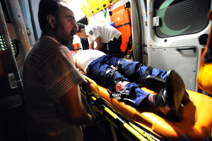 В одну из больниц Стамбула привезли 150 раненых в беспорядках