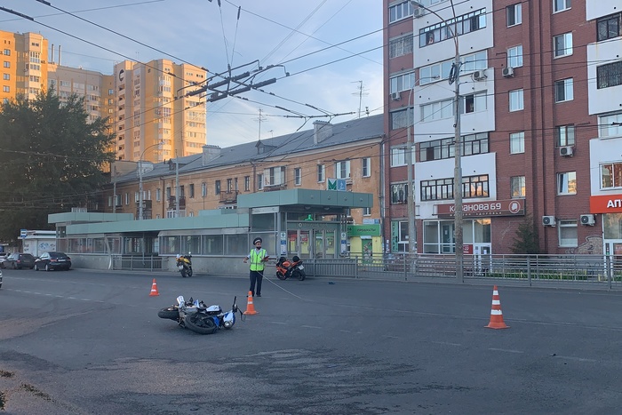 Мотоциклист погиб в ночном ДТП возле станции метро «Ботаническая» в Екатеринбурге