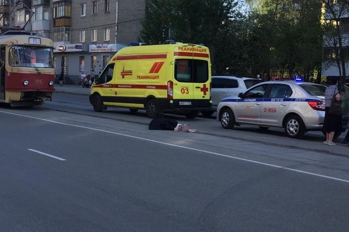 В Екатеринбурге женщина на Volkswagen Touareg насмерть сбила бабушку