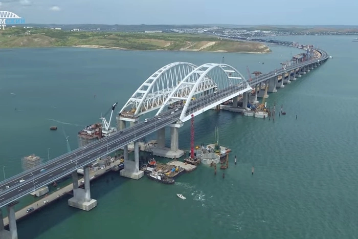 Медведев прокомментировал угрозы секретаря СНБО Украины нанести удар по Крымскому мосту