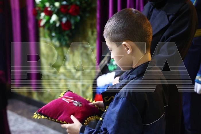 В Екатеринбурге простились с пилотом, убитым во время угона Ми-8 на Украину