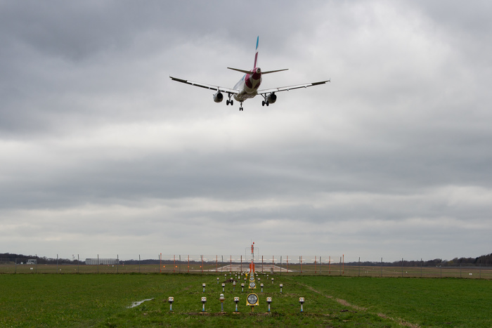 Пять самолетов ушли на запасные аэродромы из-за плохой погоды в Екатеринбурге