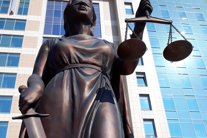 Россиянка отсудила 100 тысяч рублей за преследование из-за мемов