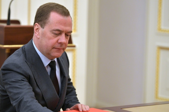 Дмитрий Медведев: в экономике России всё в порядке