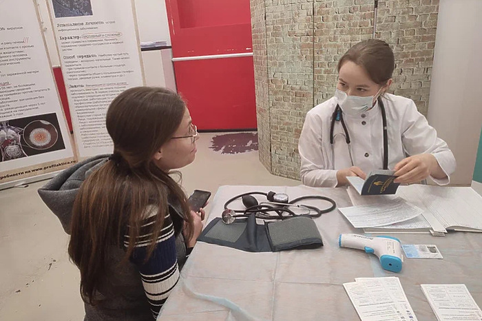 Глава свердловского Минздрава попросила не вызывать скорую из-за температуры