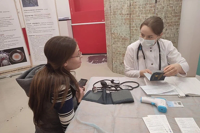 Глава свердловского Минздрава попросила не вызывать скорую из-за температуры