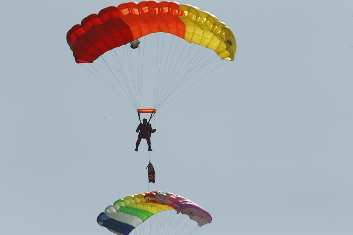 Екатеринбургские парашютисты победили в соревнованиях на точность