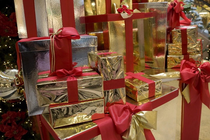 Минтруд напомнил чиновникам о запрете получать подарки