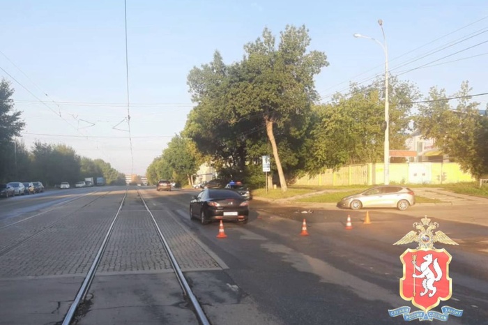 На Эльмаше водитель на Mazda насмерть сбил мужчину на пешеходном переходе