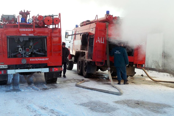 Три человека сгорели за утро в вагончиках в Свердловской области