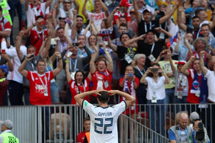 РФС решил заработать на жестах Дзюбы и Черчесова