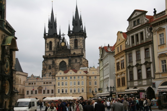 С весны уральцы смогут летать в Прагу четыре раза в неделю