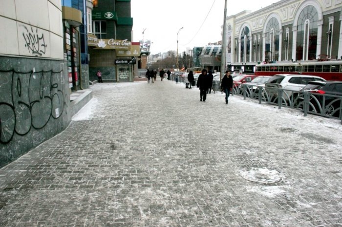 Завтра в Екатеринбурге ожидается похолодание и гололёд