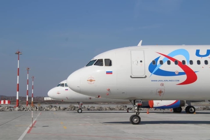 Самолёт «Уральских авиалиний» экстренно приземлился в Кольцово