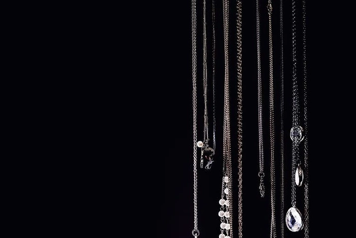 На Урале продавцу ювелирных украшений вынесли приговор за кражу на 6,7 млн рублей