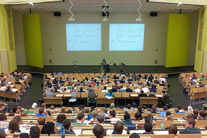 В Екатеринбурге осужден бывший проректор университета за получение взяток от студентов