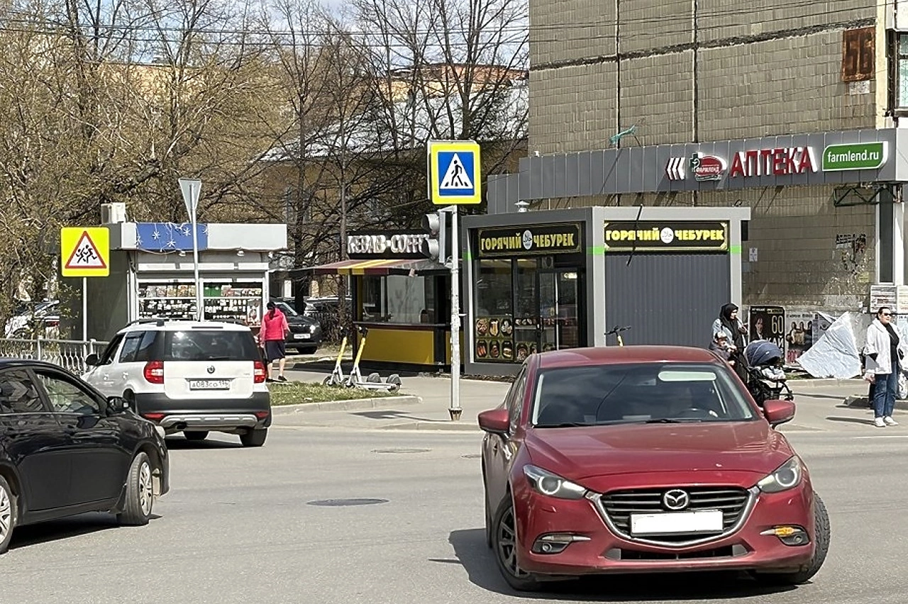 Госавтоинспекция опровергла фейк об отмене в России желто-синего знака