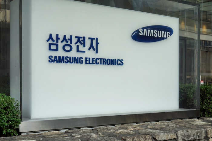 Samsung презентовала смартфоны линии S7