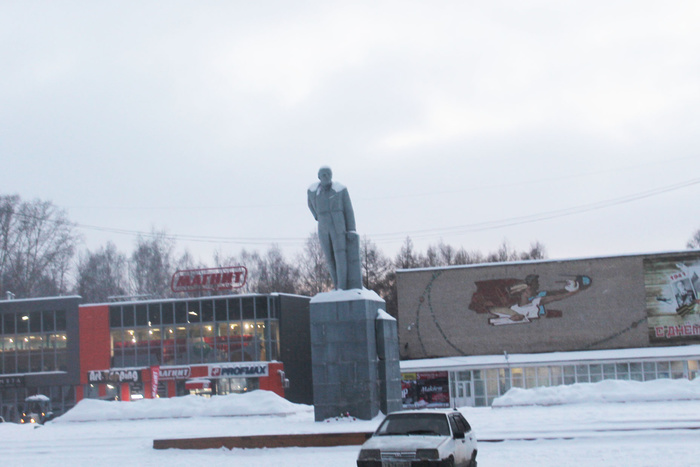 В Ревде в конце января снесут памятник Ленину