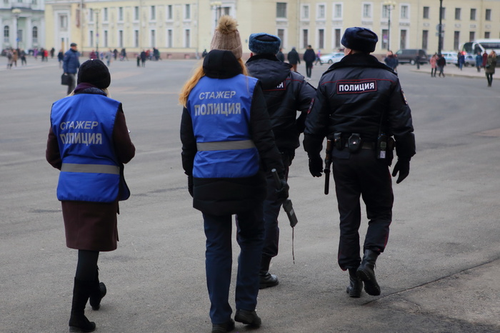 Сотрудник полиции в гражданской одежде