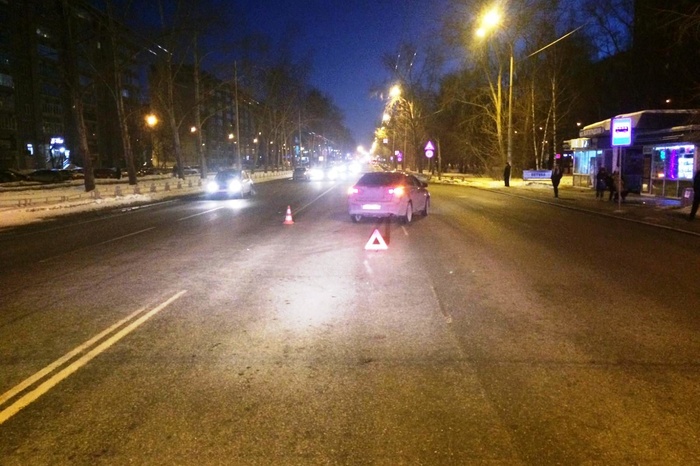В Екатеринбурге разыскивают водителя, который сбил женщину и скрылся с места ДТП